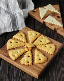 Выпечка печенье крекер