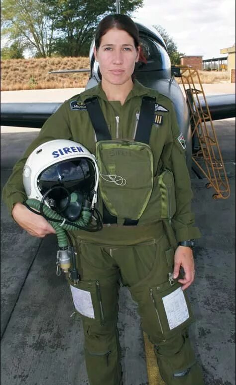 Девушки летчицы. Пилотесса аэрофлота. Women pilots. Женщина пилот истребителя. Женщины лётчики истребители.