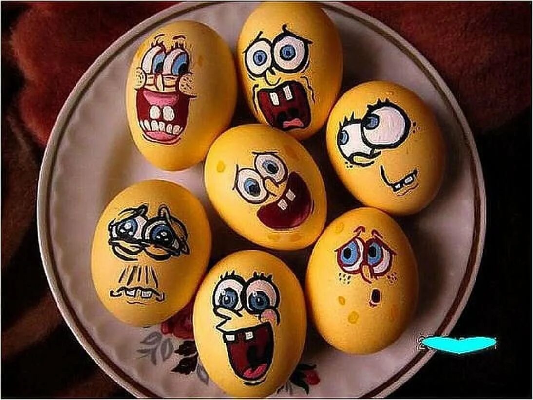 Прикольные яйца на пасху. Веселые яйца. Анекдоты про пасху смешные. Яйца прикол. Шутка яйцо.