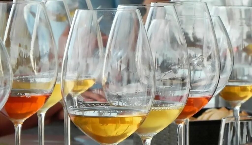 Wine produced by leaving grape skins in their juice finding favour among experts