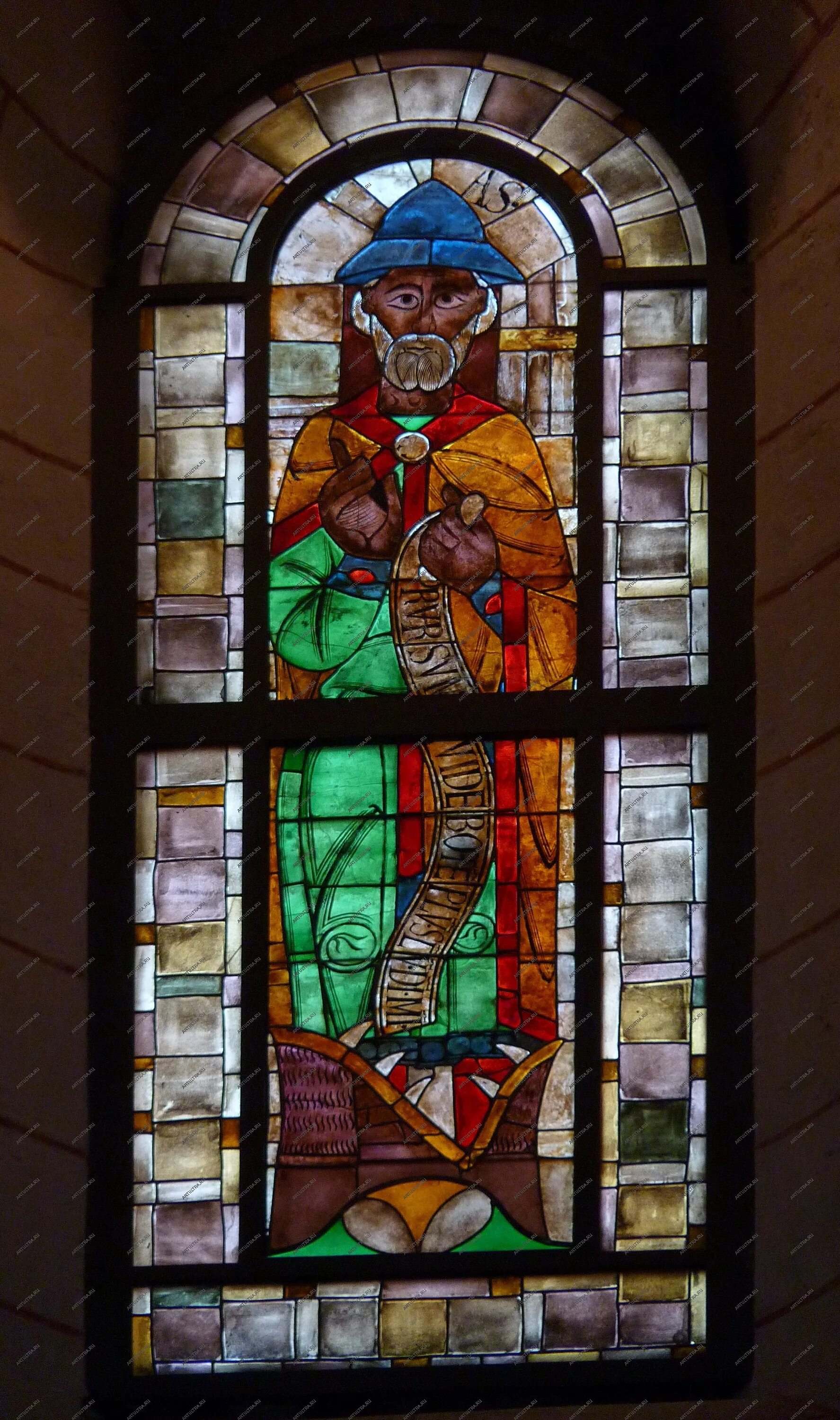 витражи на стекле. витражи эжена грассе. витраж церкви сен-дени в париже. византийский витраж в монастыре святого павла. старинный витраж.