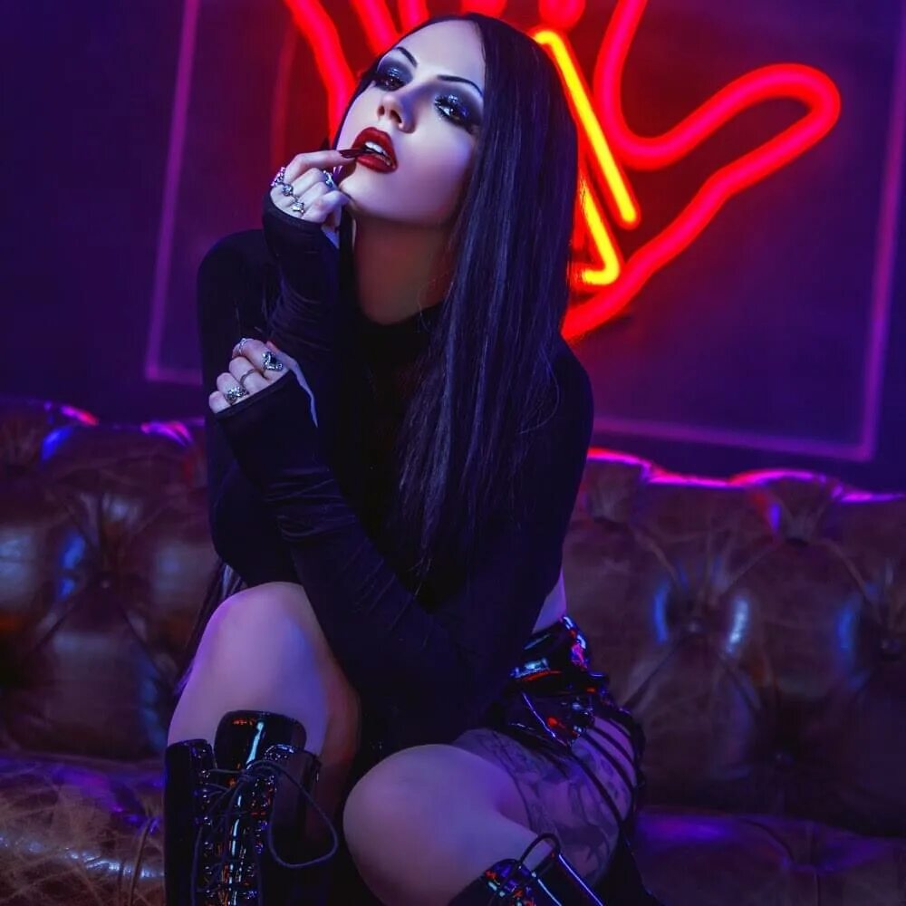 Шери мун зомби хэллоуин. Шери мун зомби и роб зомби. Live dead girl. Molly rennick. Live dead girl.