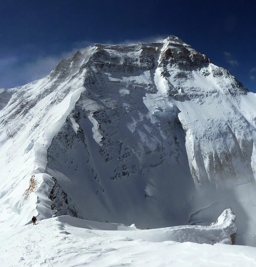 Горы снизу. Гора Эверест(Джомолунгма). Вершины: гора Джомолунгма (Эверест),. Северная стена Эвереста. Гора Джомолунгма снизу.