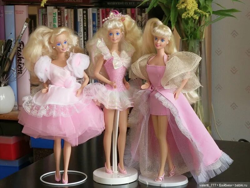 Куклы Барби 80-90 годов. Куклы Барби 90. Кукла Барби 90-х годов. Аутфит Барби Маттел 1980.