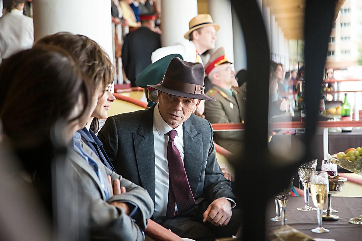 Сериал месть revenge. Формула мести сериал. Эмили торн реванш. Ангел фильм 2002. В.