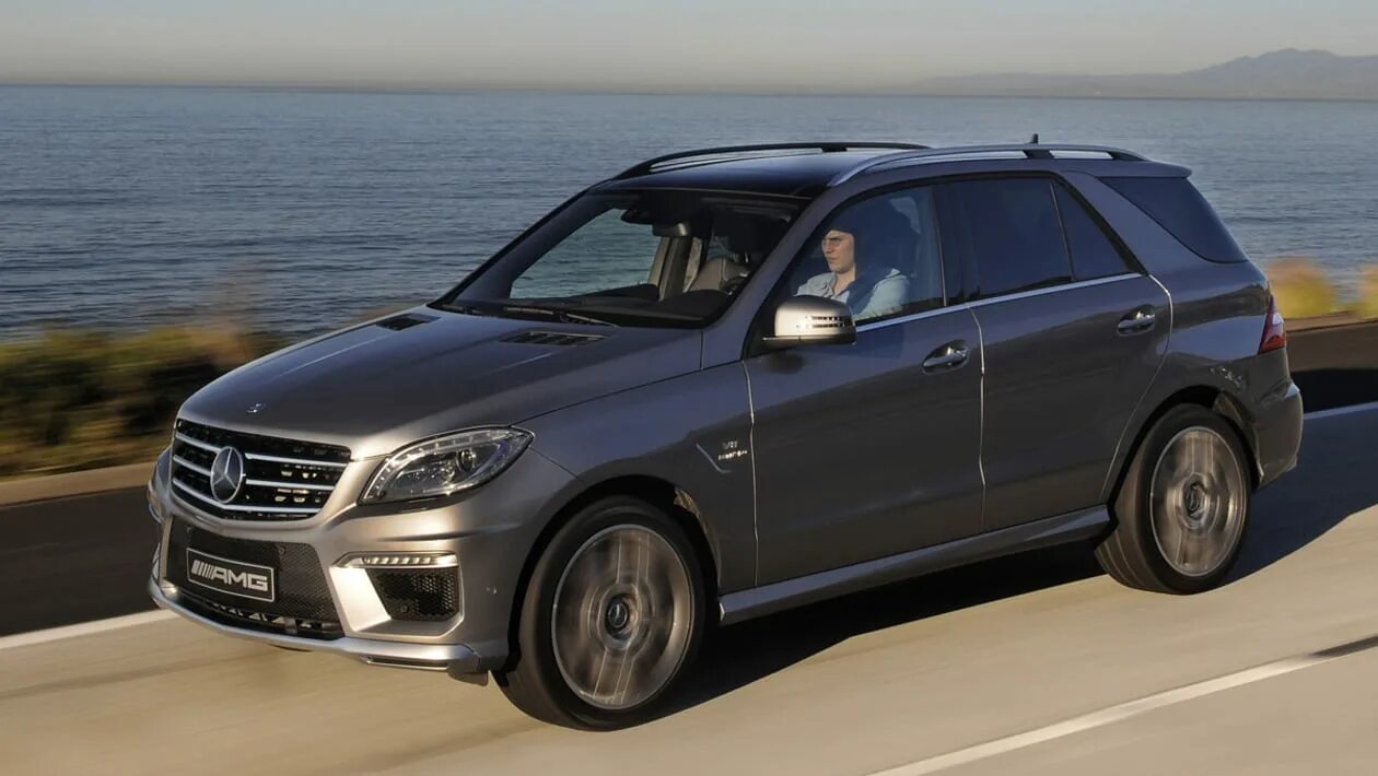 Мерседес мл купить бу. Мерседес ml 63. Mercedes ml 63 AMG. Мерседес ml 63 AMG новый. Мерседес мл 2023 АМГ.