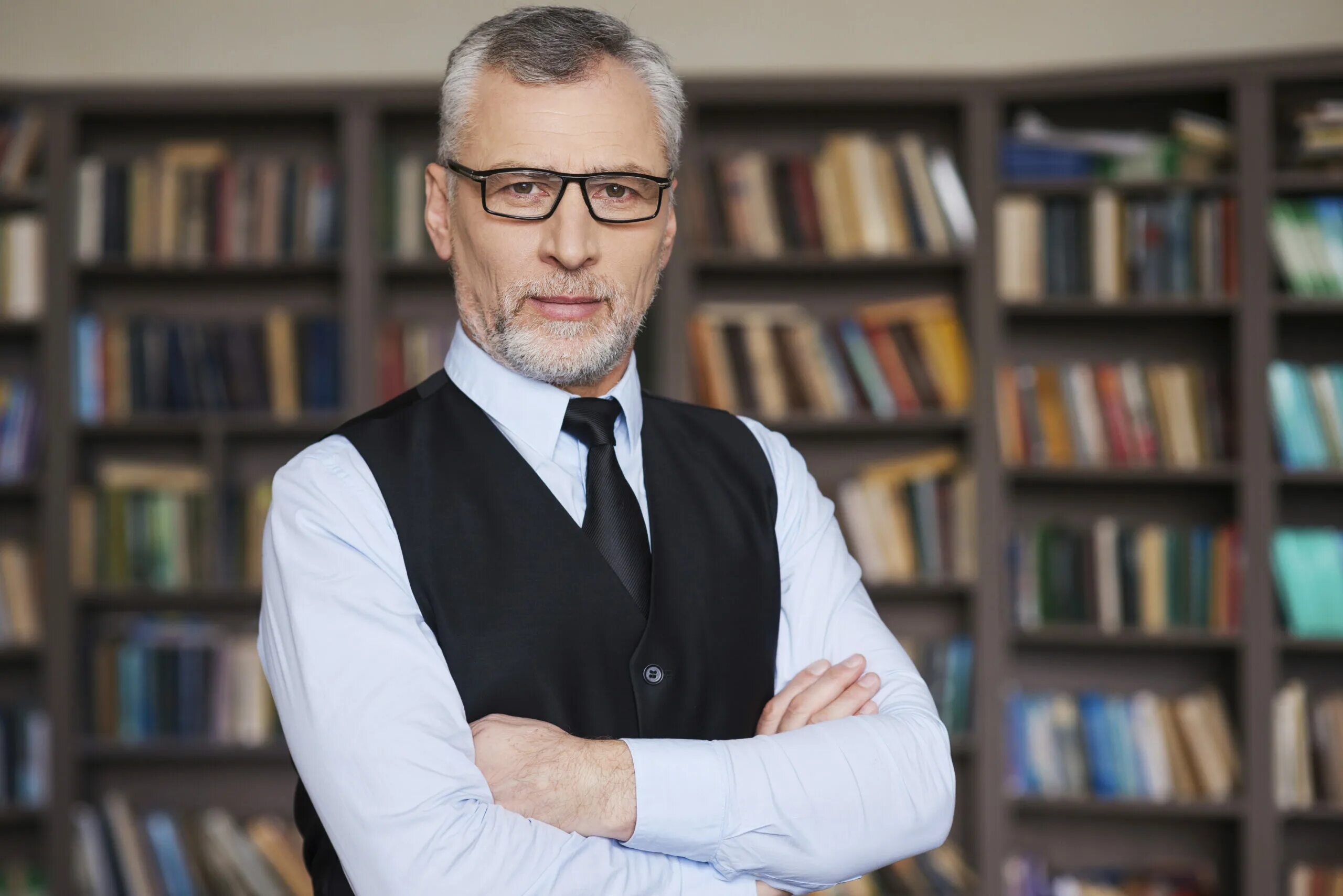 Интеллигентный человек. Администратор ресторана внешний вид. Интеллигентная профессия. Юрисконсульт профессия. Человек с умным видом.