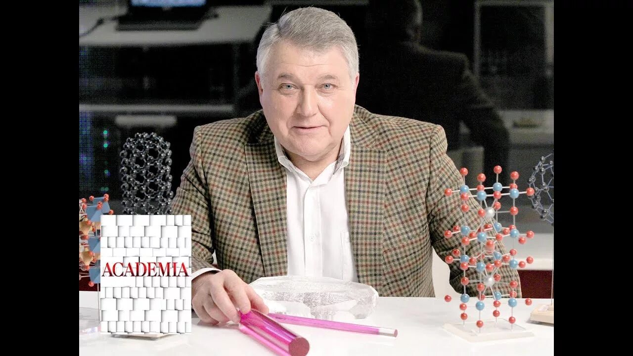 Директор курчатова. Ковальчук директор курчатовского института.