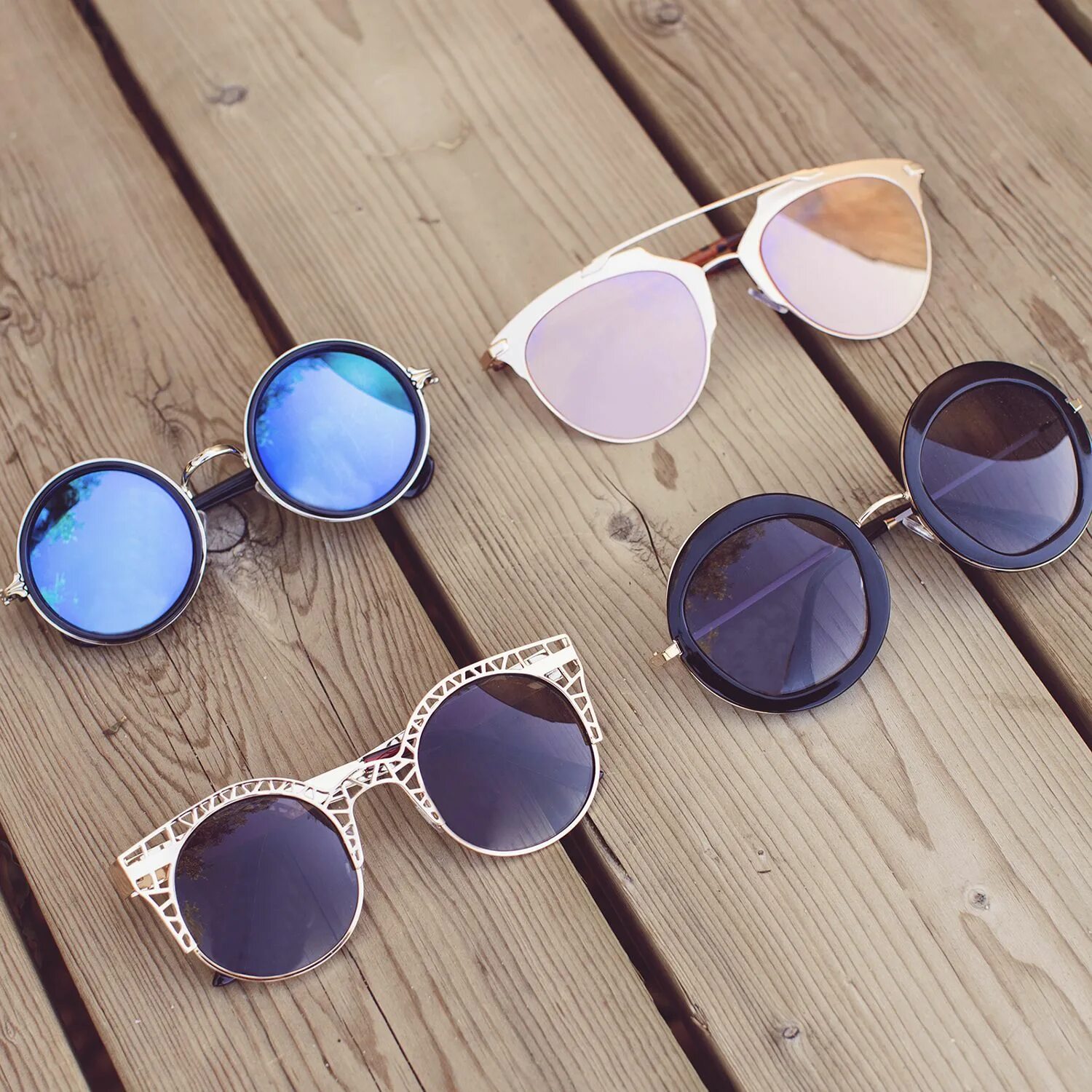 Round sunglasses. Jo Margot очки солнцезащитные. Круглые солнцезащитные очки. Круглые очки солнцезащитные женские. Модные круглые очки солнцезащитные.