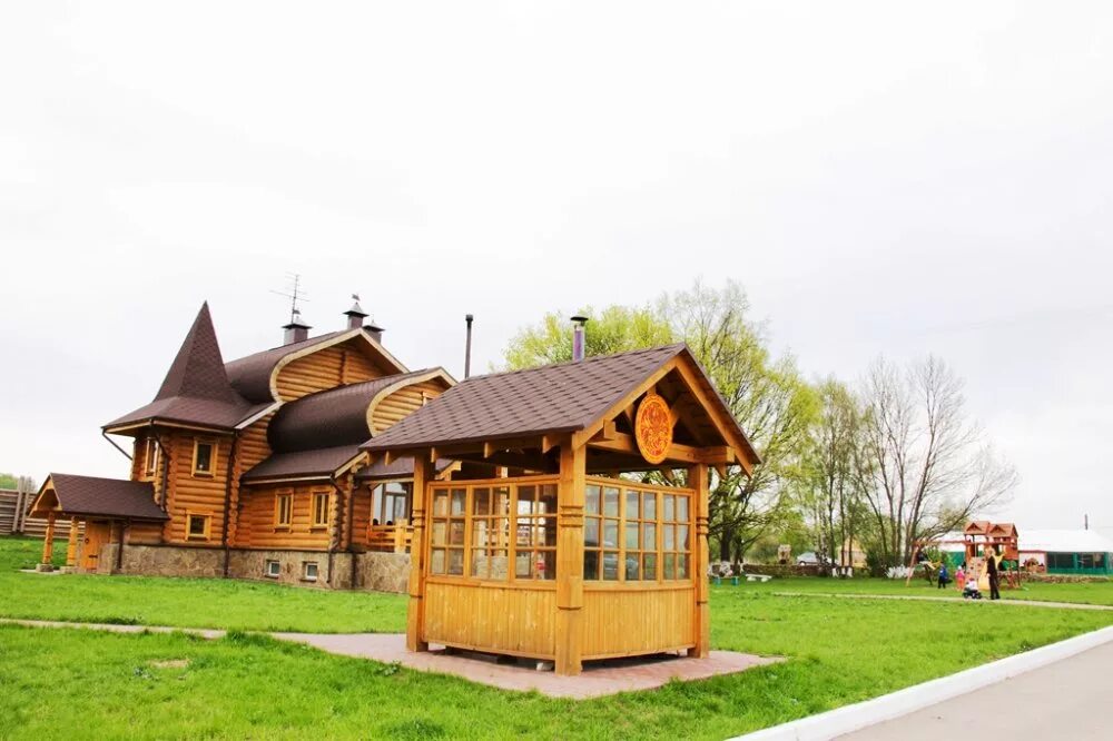 Родники нижегородской области. Живые Родники Богородский район. Турбаза Нижегородская область живые Родники. Боярский дом живые Родники. Турбаза живые Родники Богородский район.