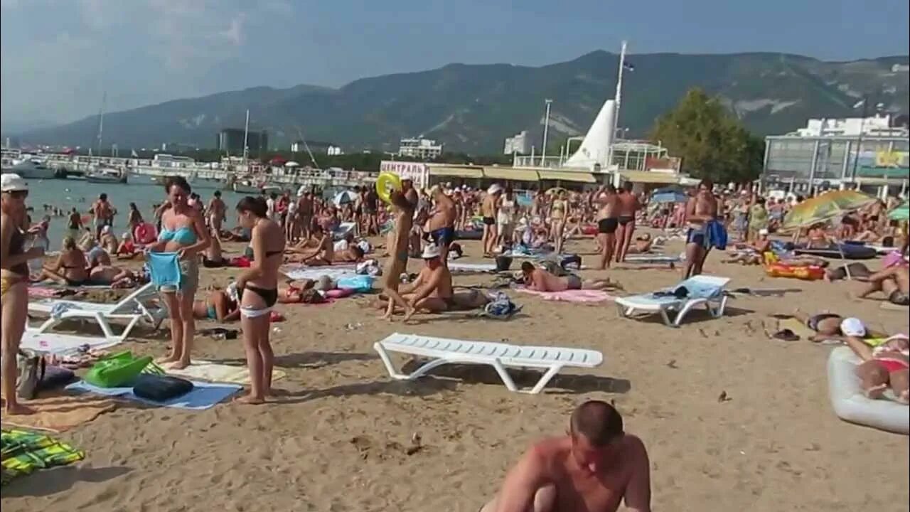 пляж леонардо ди трейлер. фильм пляж 2000 виржини ледуайен. The beach фильм с леонардо ди каприо. ди каприо 2000. пляж фильм 2000 дикаприо и.