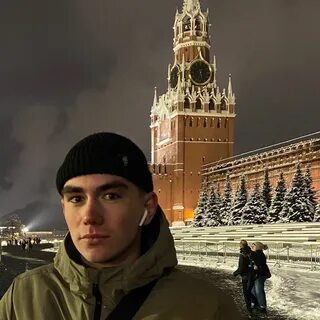 Сереже 20 лет