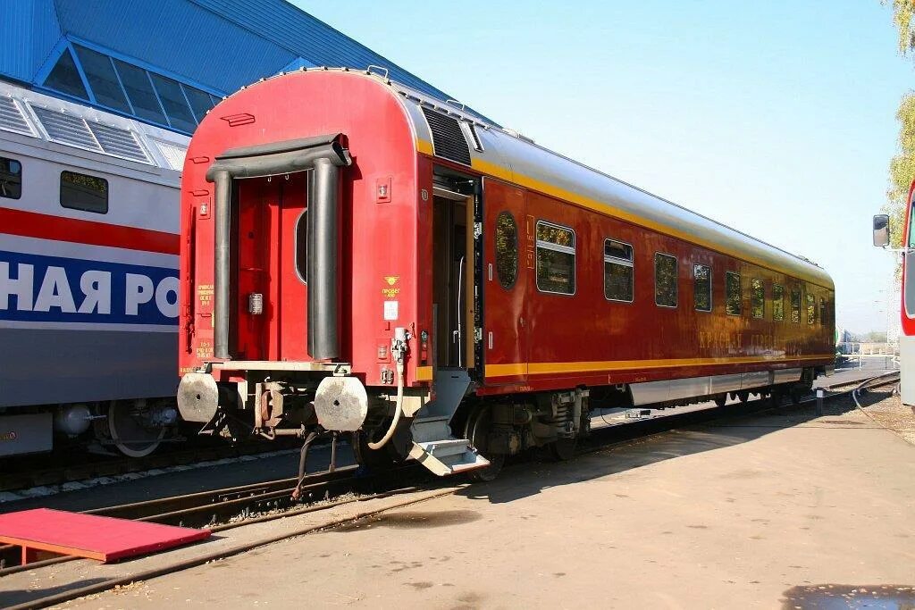 Red Arrow or Grand Express: The Best Trains from St. Petersburg to Moscow