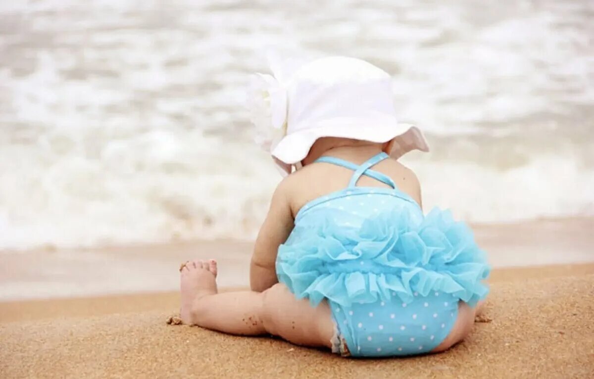 Малыш на море. Детская фотосессия на море. Путешествие с грудным ребенком. Закаливание солнцем детей. Детская фотосессия на море.