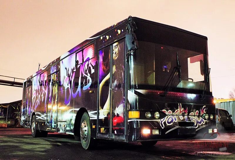Автобус пати бас. Пати бас лима. mega party bus спб. автобус для вечеринки. музыкальный автобус.