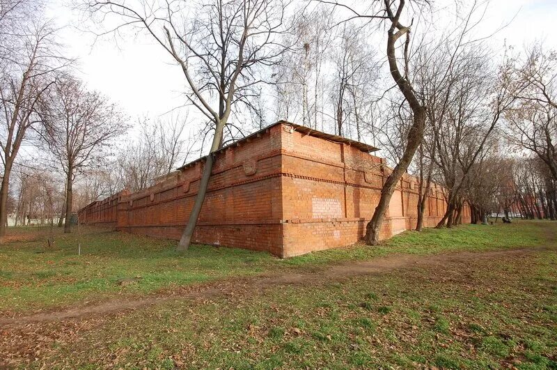 могильный комплекс мемориал. кладбище благоустр благоустройство могилы. гробница на могилу. гранитный памятник с крестом. благоустройство могил йошкар-ола.