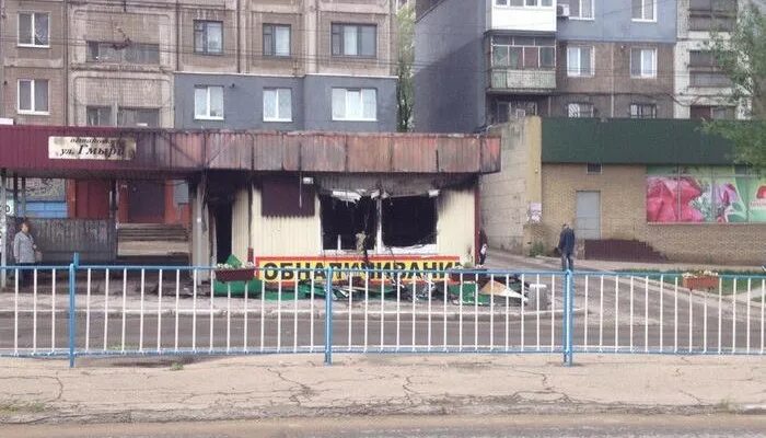Алчевск луганская область последние новости. Алчевск после обстрела. алчевск остановка. квартал алчевск магазин. фото обстрела алчевска.