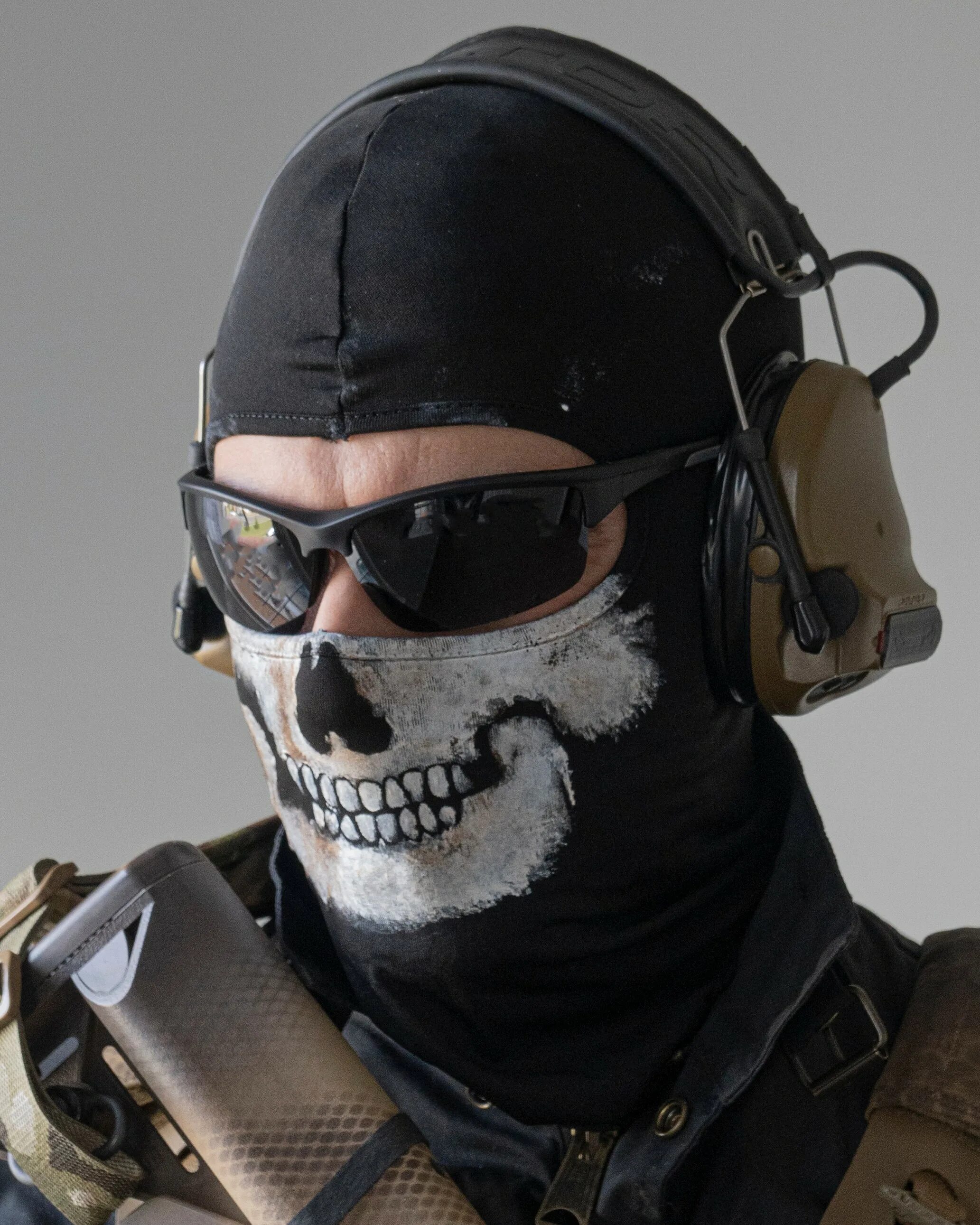 Косплеер гоуста. Гоуст маска. Гоуст Call of Duty Modern Warfare 2 маска. Маска Ghost из Call of Duty.