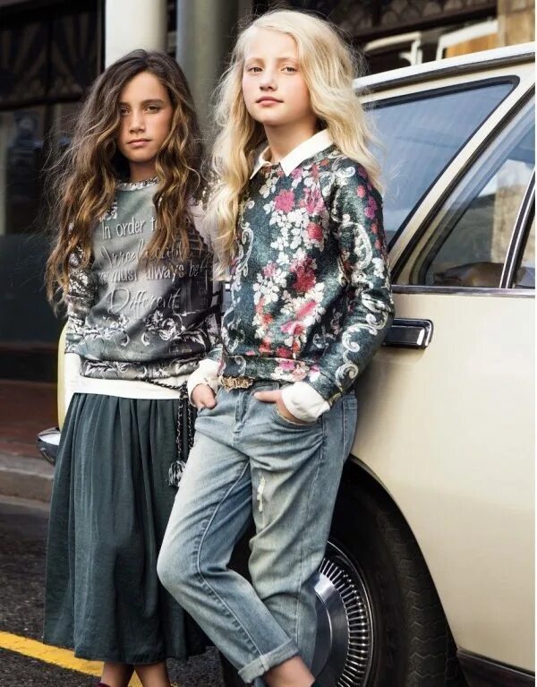 Школьная форма для девочек подростков. Стильные подростки. Стильные девочки. Детская коллекция дольче габбана 2021. Модная одежда для девочек.