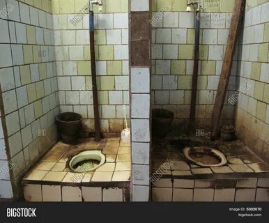Сонник туалет общественный грязный