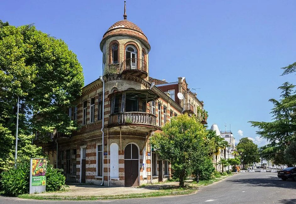 Сухуми страна. Сухуми Абхазия. Абхазия Сухум центр. Сухум центр города. Столица Абхазия столица.