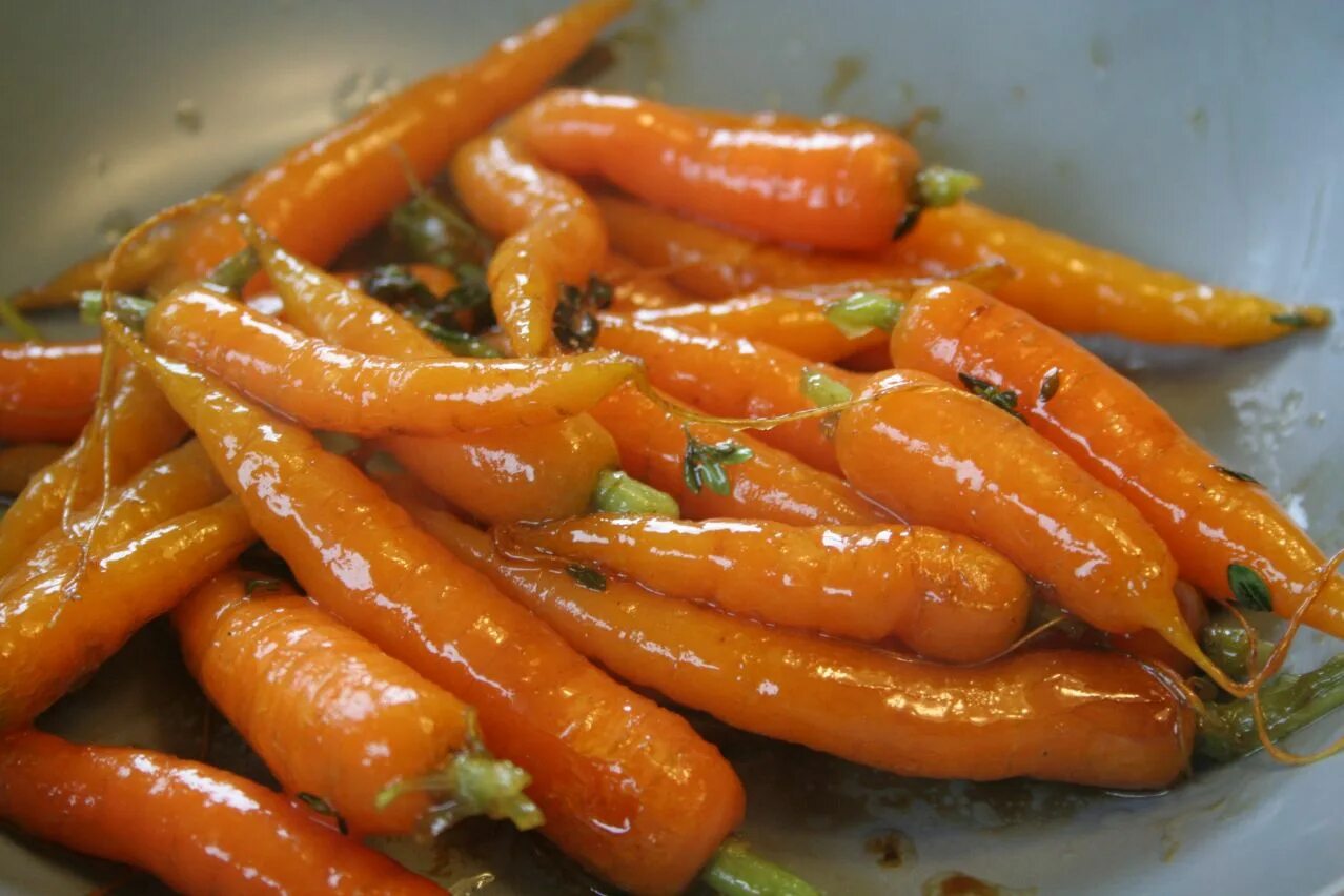 Can i have some carrots. Морковка глазированная. glazed carrots. глазированная морковь в меде. беби морковь.