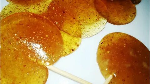 Леденец из сахара на сковороде