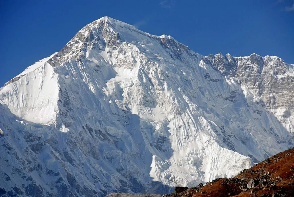 Самая высокая гора находится. Чо-Ойю гора. Чо-Ойю (Гималаи). Непал вершина чо-Ойю. Чо-Ойю.