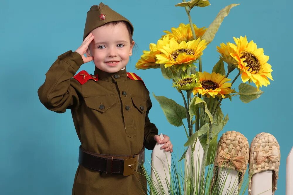 Военный с ребенком. Дети в военной форме. День защитника Отечества для детей. Военные для дошкольников. Дети защитники родины