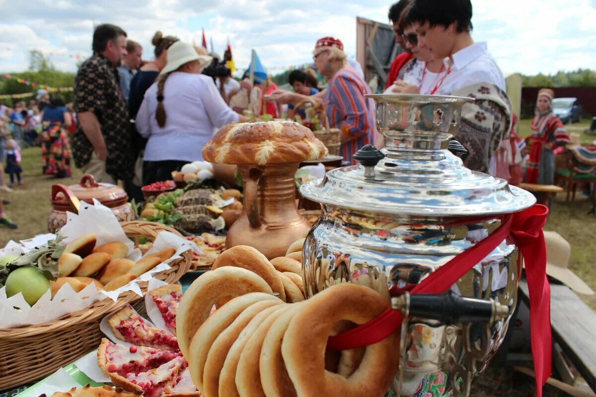 Большие традиции это. Традиции русской культуры. Семейные традиции народов. Большие традиции это. Понятие традиции.
