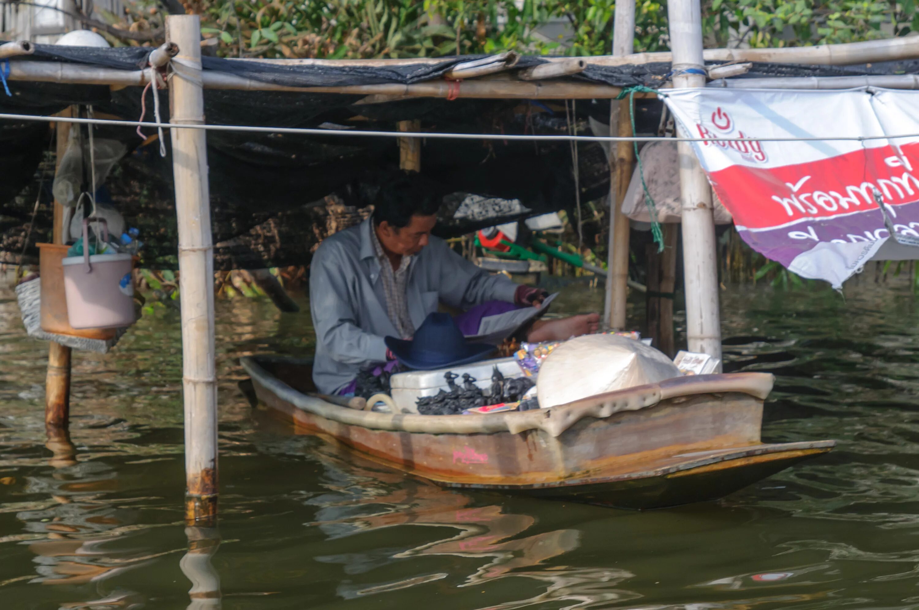 Лодки в Бангкоке. Тайланд катание на лодке. Бангкок покататься на лодке. Передвижение в Таиланде на лодке.