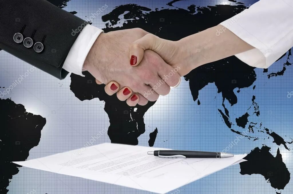 Сотрудничество женская и мужская рука. Рукопожатие сделка. Подписание соглашения. Подписание договора картинки. Подписание контракта.