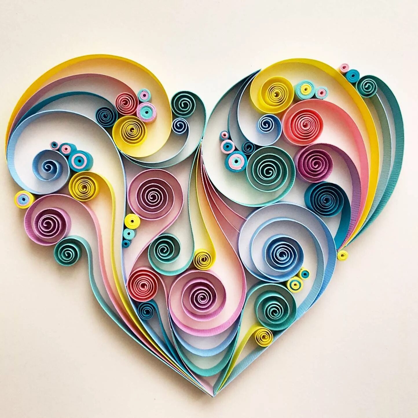 квиллинг картины. квиллинг бумага. скрученные бумажки. скрученные бумажки. скрученные бумажки.