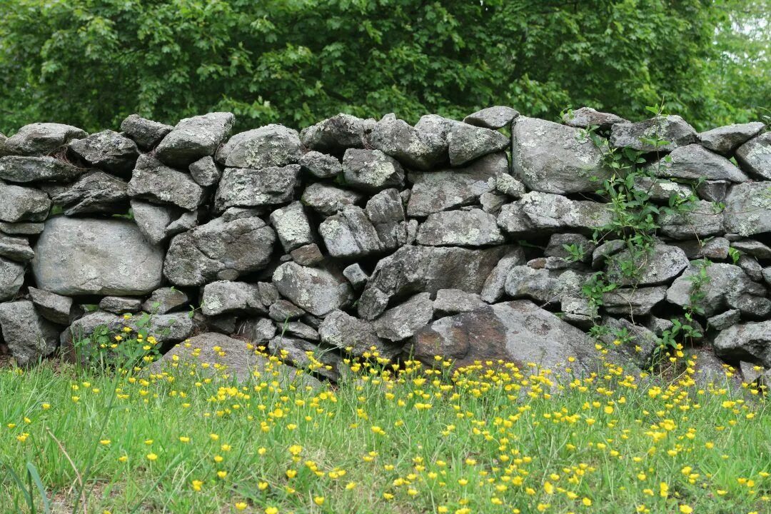 Stone side. Каменная кладка. stone. stone tvau юба. rock wall.
