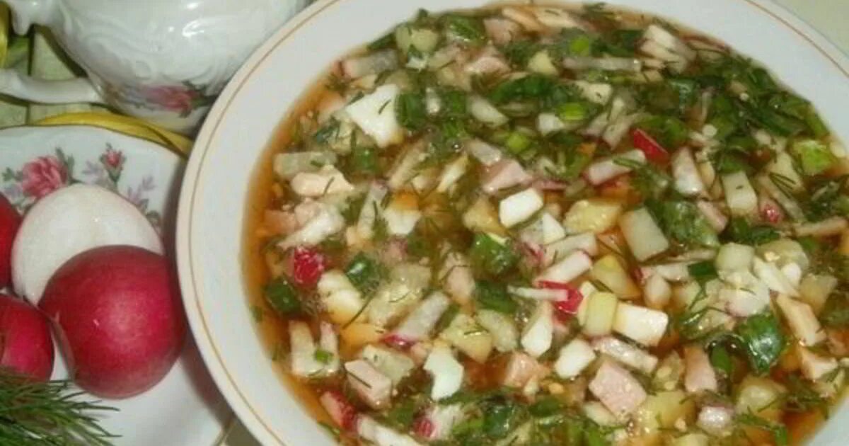 Набор продуктов для окрошки. Окрошка ингредиенты. Ингредиенты для окрошки на квасе с колбасой. Индигриенты окрошки классической. Окрошка на квасе с колбасой и редиской.