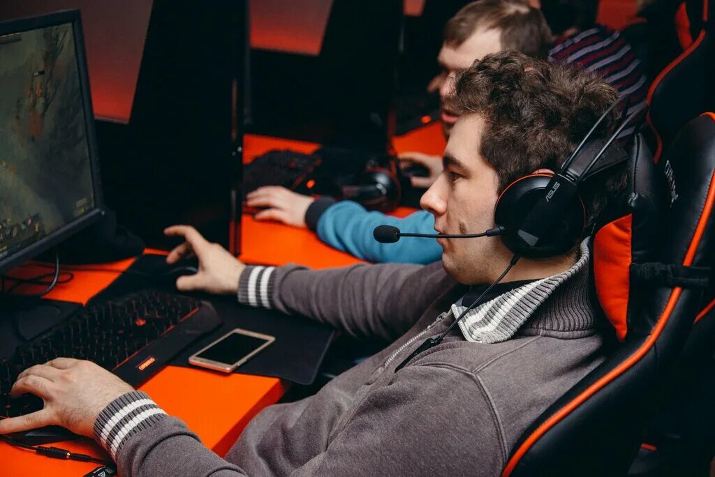 как работает gaming. облачный гейминг сервисы. как работает облачный гейминг. облачные сервисы для игр. компьютерные видеоигры.