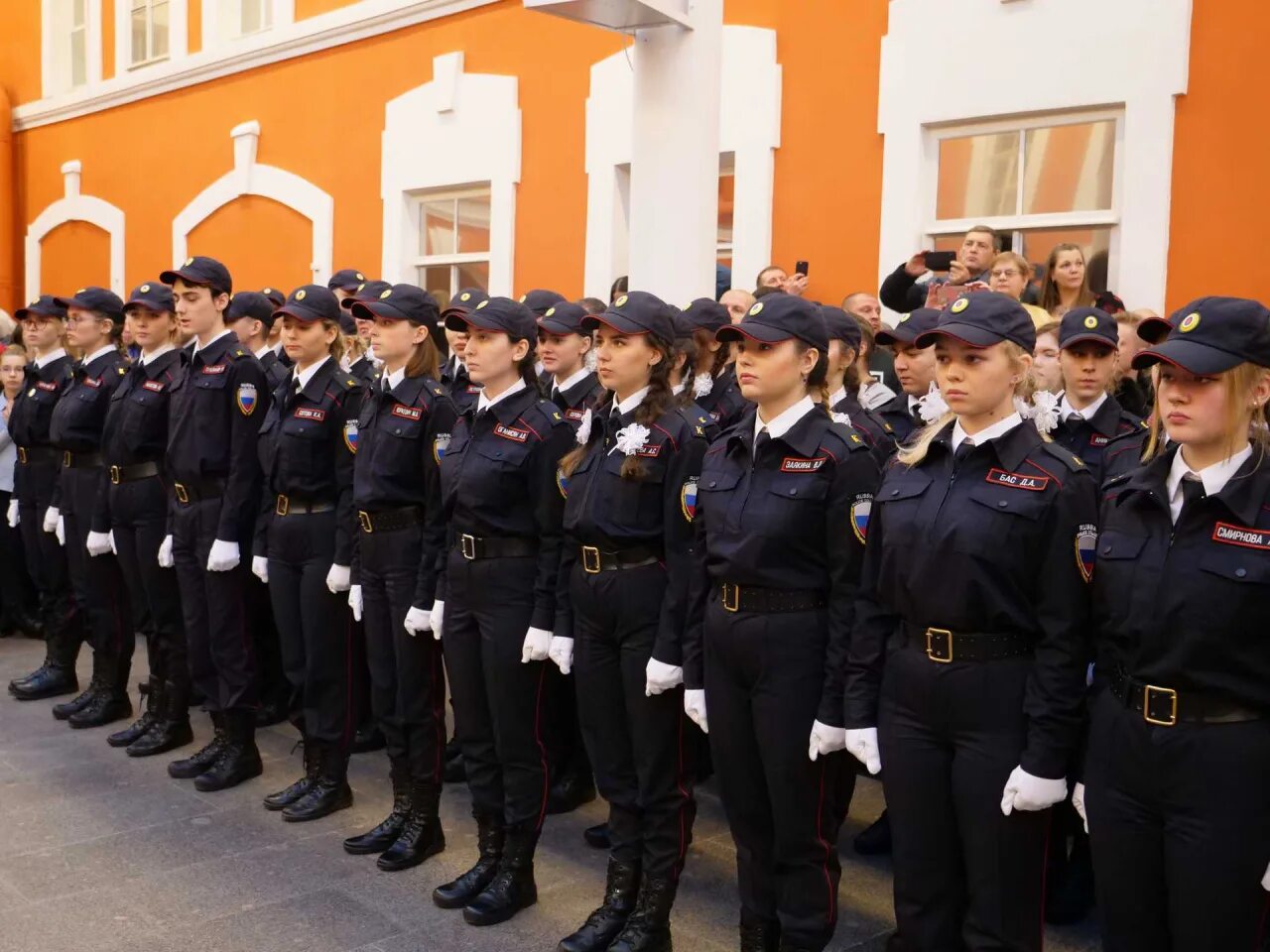 После 9 класса можно поступить в мвд. Колледж полиции в Санкт-Петербурге. Санкт-Петербургская Академия милиции колледж. Академия милиции в СПБ колледж. Колледж полиции знаменная группа.