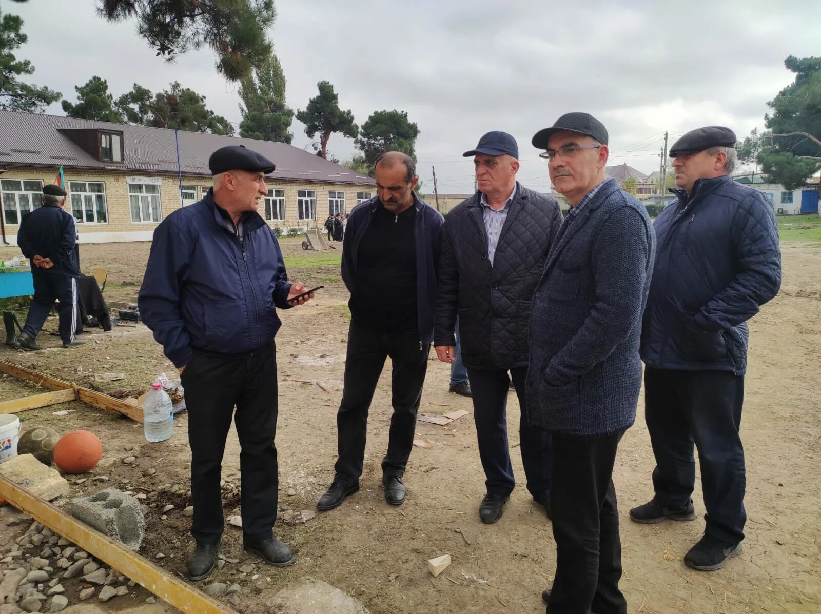 Село ново мака сулейман стальский. Погода в новой маке на 10. Село новая мака. Село новая мака. Новая мака школа.