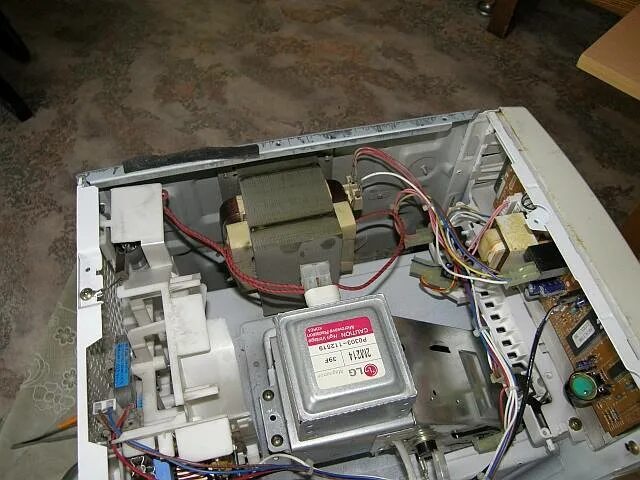 Перегорает предохранитель в микроволновке причины. Lg ms2322w магнетрон. высоковольтный предохранитель микроволновой печи lg ms 2342w. магнетрон для микроволновки lg ms2042uy. высоковольтный трансформатор для микроволновки samsung ce283dnr.
