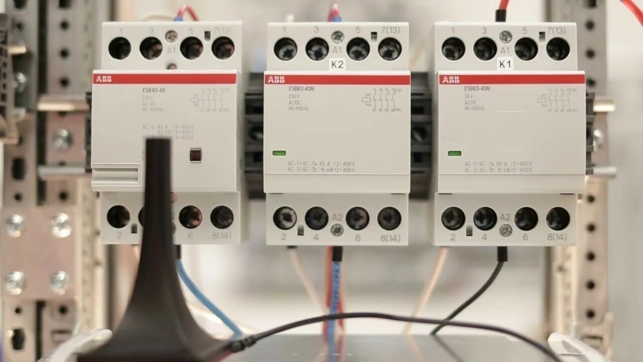 Контактор модульный ABB 63а. Модульный контактор ABB ESB-63-40. Контактор ABB ESB 63-40. ЕСБ 40-40 АББ контактор.