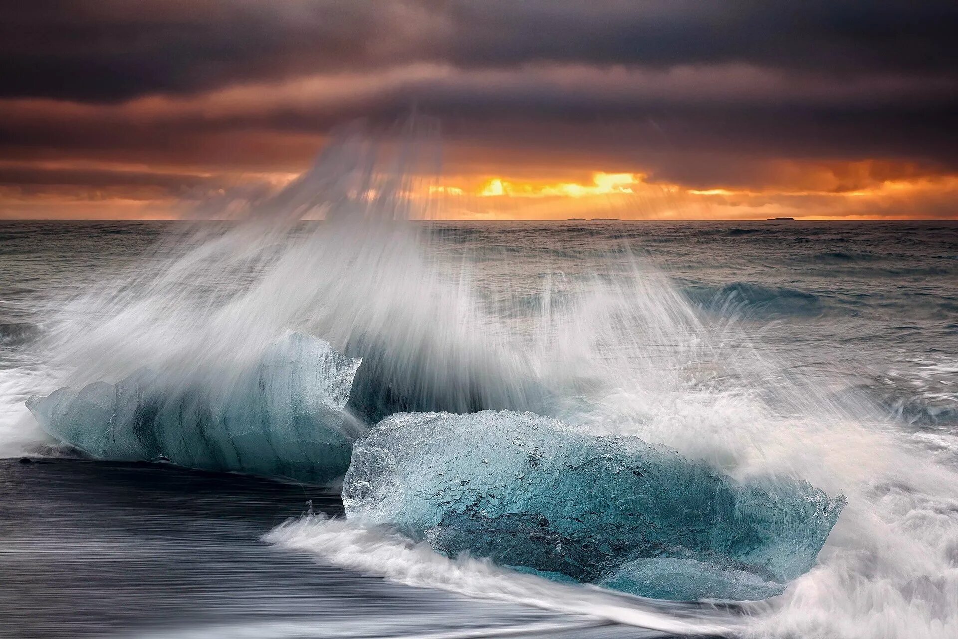 Море океан волны шторм ЦУНАМИ. Исландия Атлантический океан. Красота моря. Океан волны.