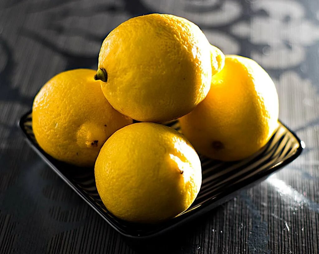 Лимон. Фрукты лимон. Лимоны крупные. Лимон картинка.
