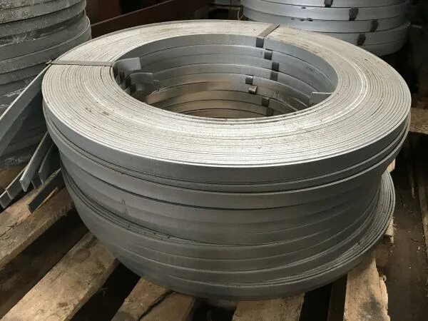 полоса стальная оцинкованная 40х4мм. полоса оцинкованная 25х4. полоса оцинкованная 40х4. ). сталь полоса 40х4мм.