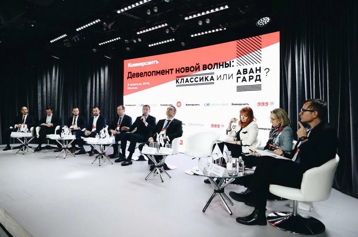 Девелопмент новый. Жк новый виз екатеринбург. Матч поинт василисы кожиной 13. Классика или авангард. Новостройки москвы.