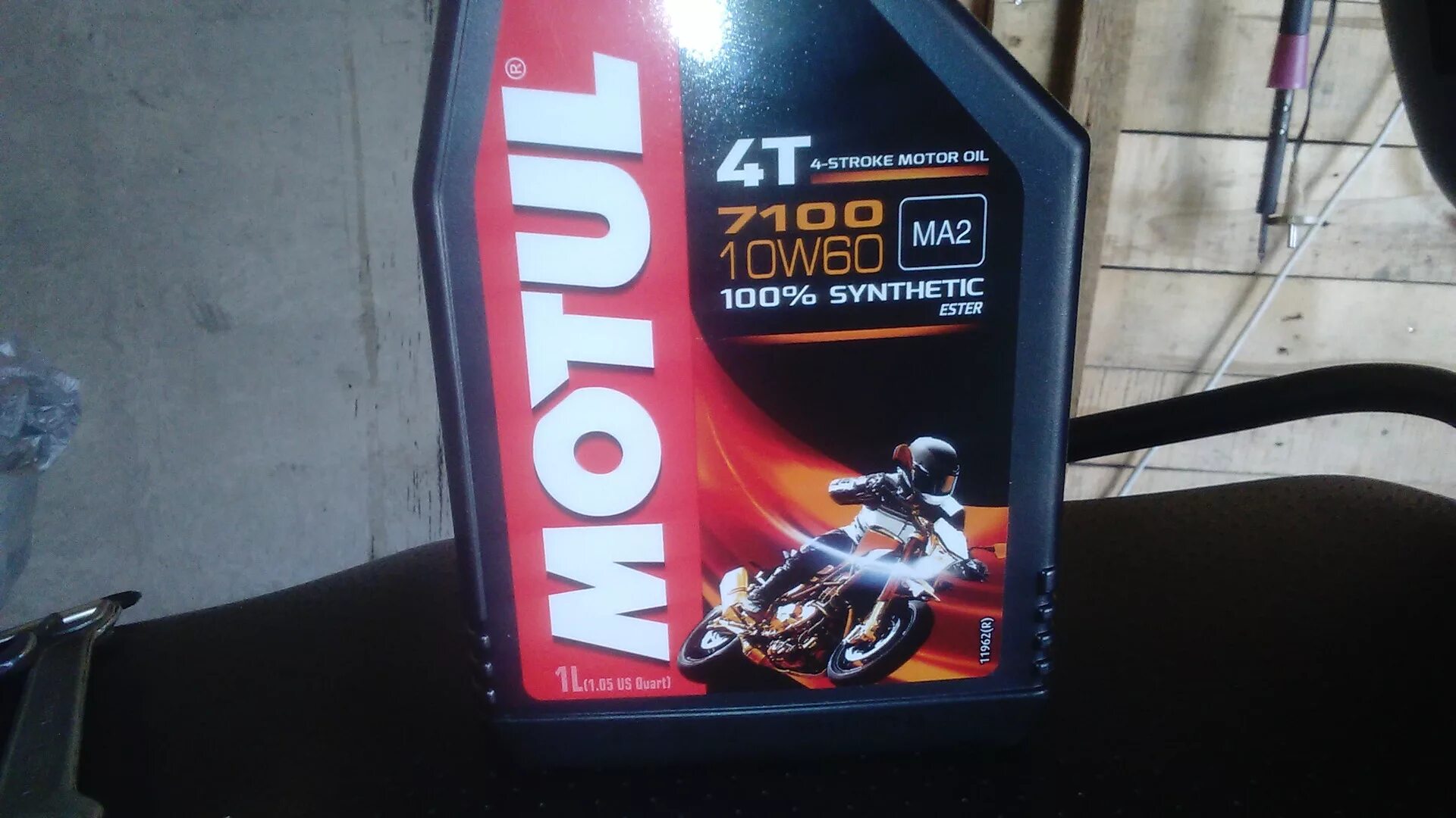 Нужно ли масло в мотоцикл. Мотюль 10в60 Икс Пауэр. Мотюль 10w60. Katana Motul 10w60. Motul 10w60 характеристики.