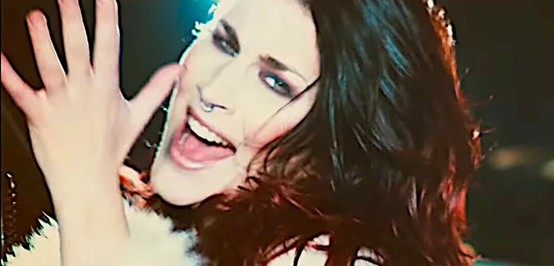 Charlotte wessels tales from six feet under 2021. Johanna charlotte wessels. Шарлотта весселс 2022. Шарлотта весселс. Charlotte wessels fool s parade.