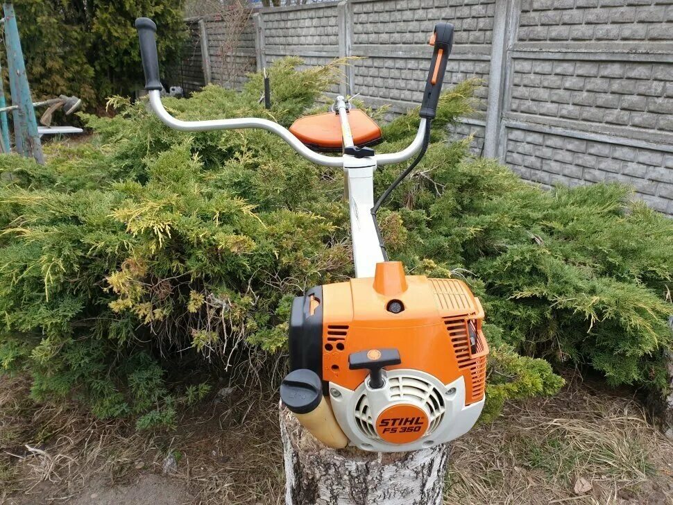 Бензиновый триммер stihl fs250. Триммер stihl fs 250. Мотокоса fs 250. Бензиновая мотокоса stihl fs 250. Shtil fs250.