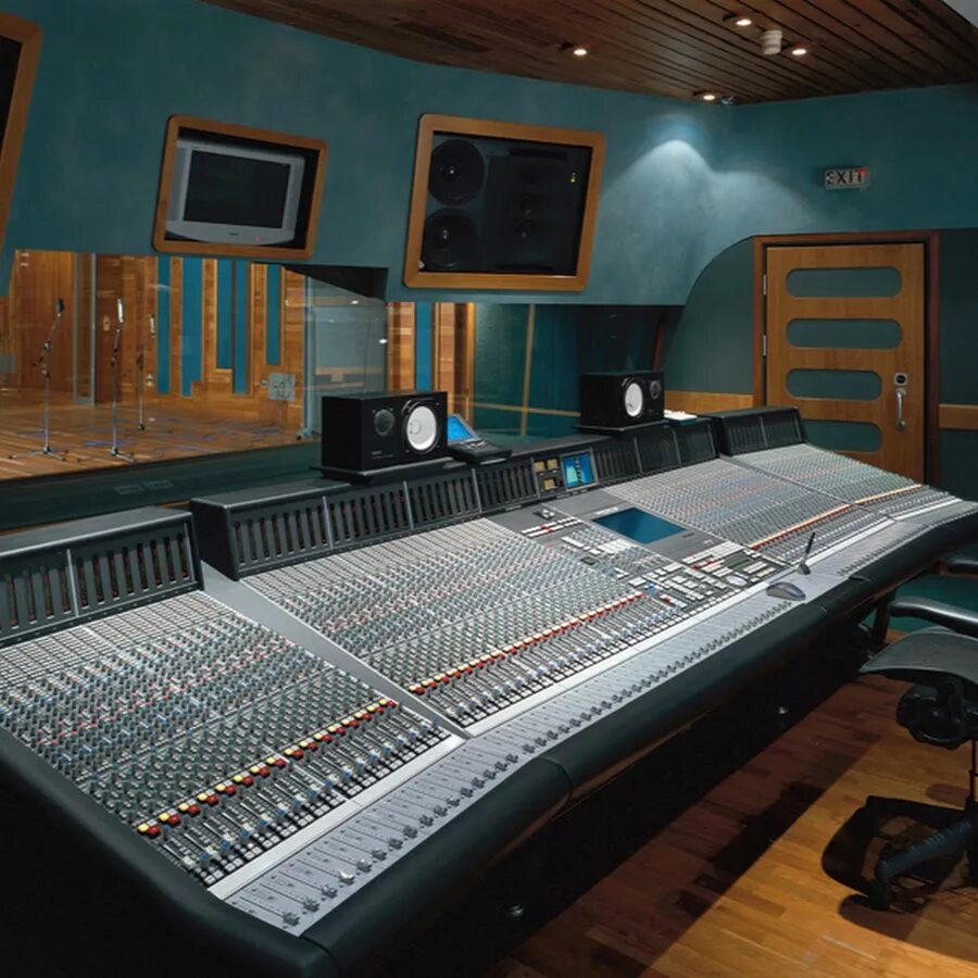 Yg entertainment студия звукозаписи. Студия звукозаписи моргенштерна. Где звукозапись. Студия звукозаписи серпос. Мосфильм студия звукозаписи 1980.