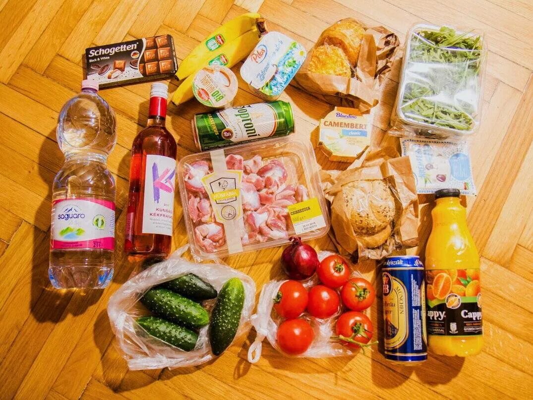 Российские продукты купить. Набор продуктов. Корзина продуктов. Продуктовый набор. Минимальный набор продуктов.