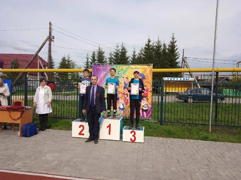 восточные единоборства. на спортивные соревнования прибыло 120. бег на стадионе. на спортивные соревнования прибыло 120. чемпионате европы по спортивному метанию ножа.